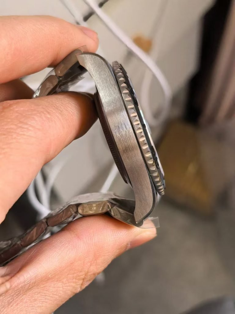 Rolex-YachtMaster-226627-Case-768x1024-1