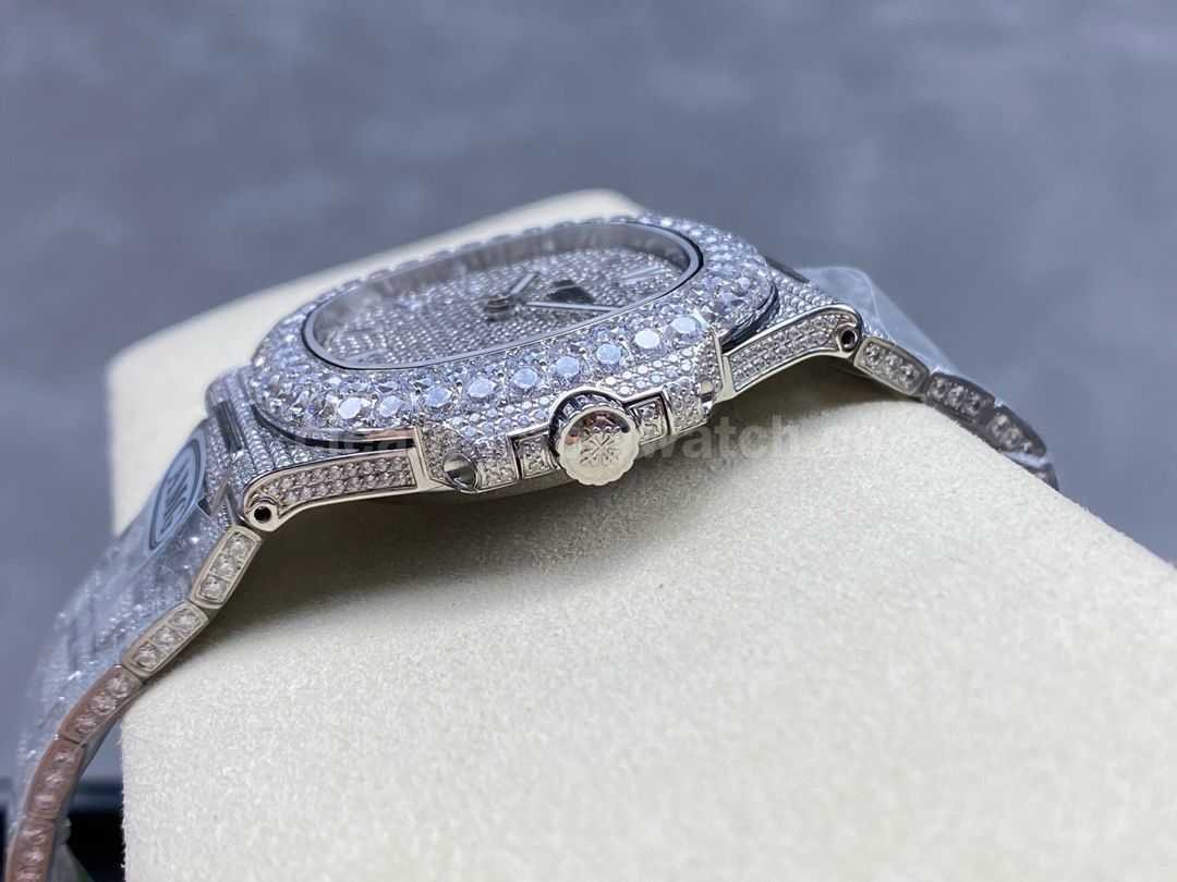 AMG Factory Patek Philippe Nautilus PP5711 40mm Diamond Bezel White GoldDiamond Baguette (9)