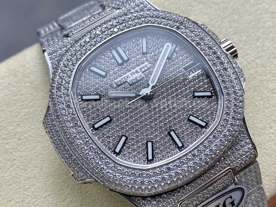 AMG Factory Patek Philippe Nautilus PP5711 40mm Small Diamond Bezel White GoldDiamond, Diam (5)