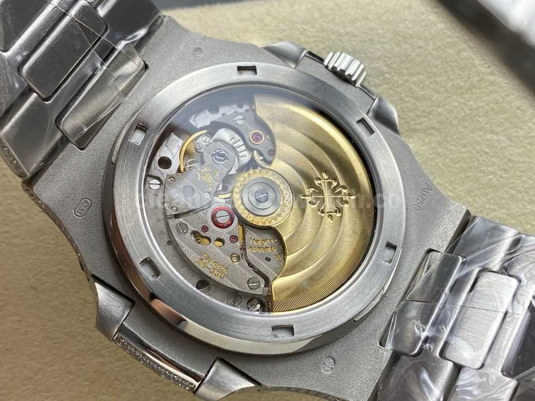 AMG Factory Patek Philippe Nautilus PP5711 40mm Small Diamond Bezel White GoldDiamond, Diam (7)