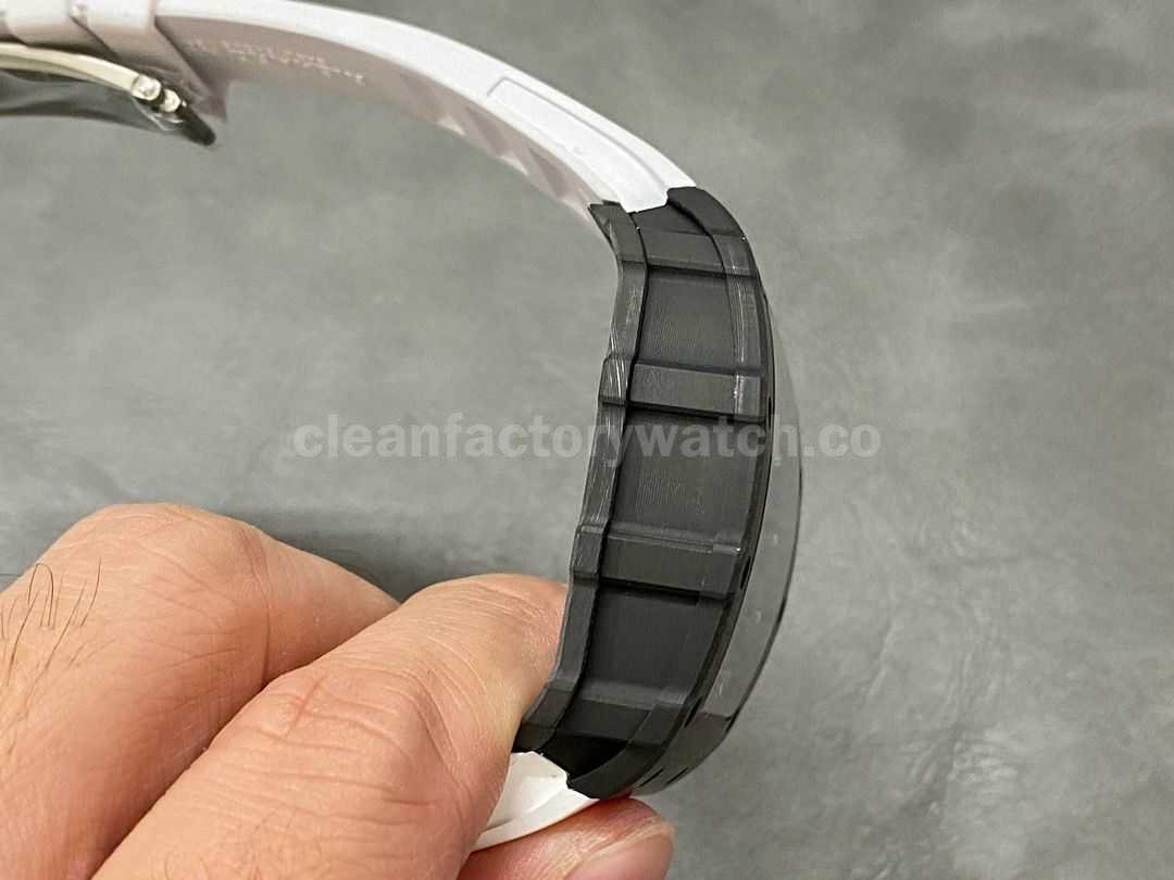 BBR Factory Richard Mille 44.5mm RM35 02 Black Carbon Fiber White Rubber Strap Black Skeletoni (3)