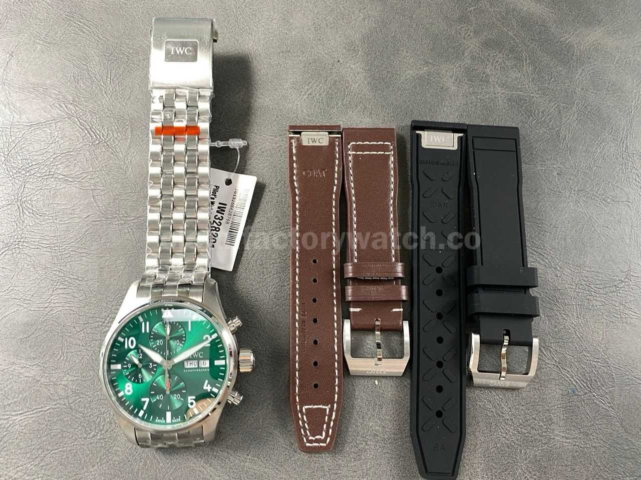 BLS Factory IWC Pilot Chronograph IW388104 41mm Full Steel Strap Arabic Numerals Green Dial (11)