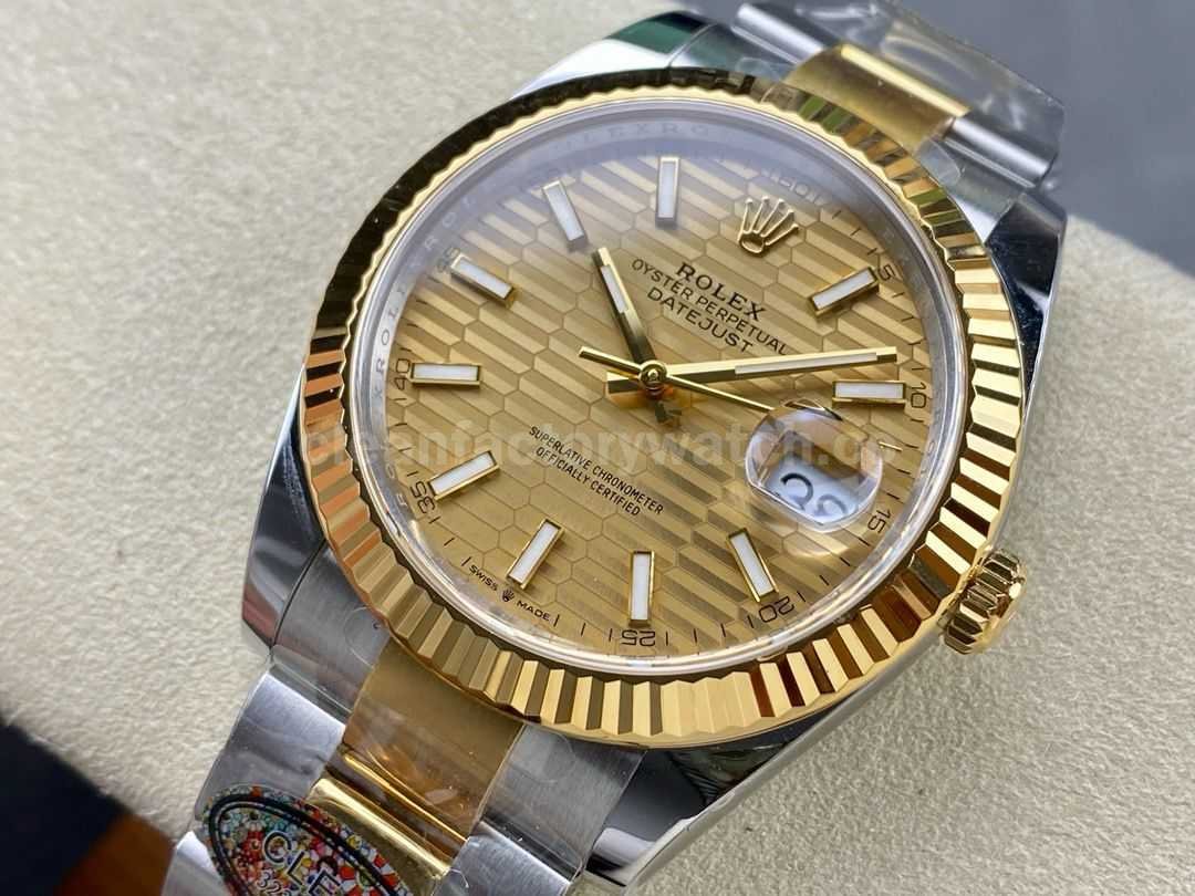 Clean Factory Rolex Datejust 126233 0040 (2)