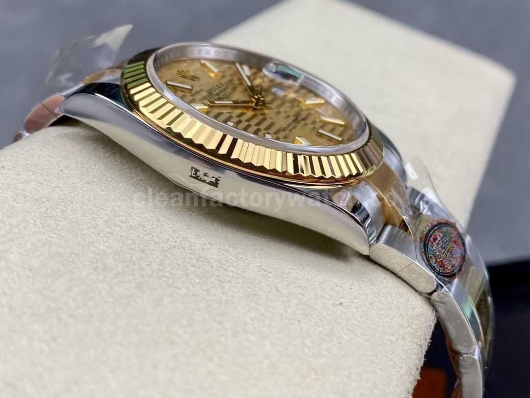 Clean Factory Rolex Datejust 126233 0040 (5)