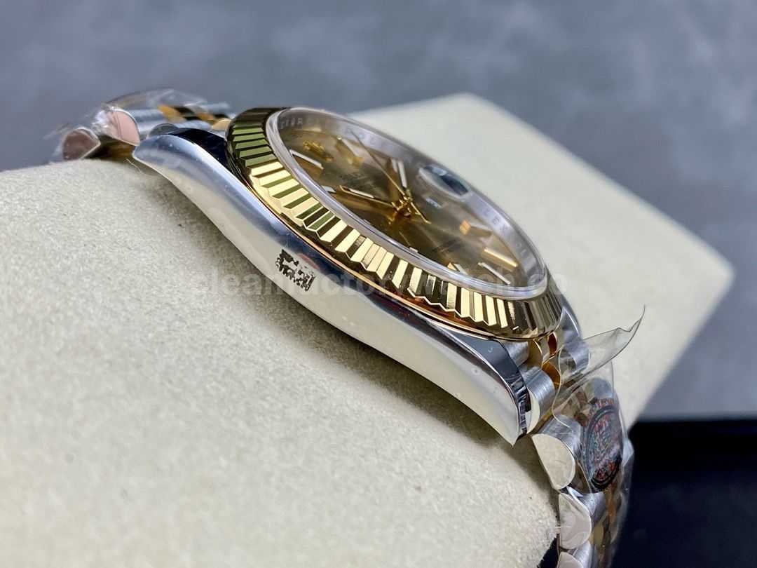Clean Factory Rolex Datejust 126333 0010 (1)