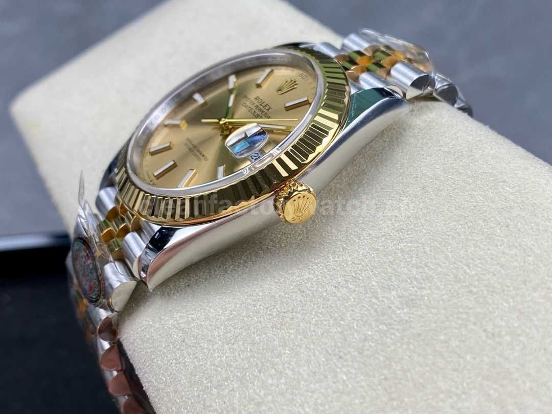 Clean Factory Rolex Datejust 126333 0010 (7)