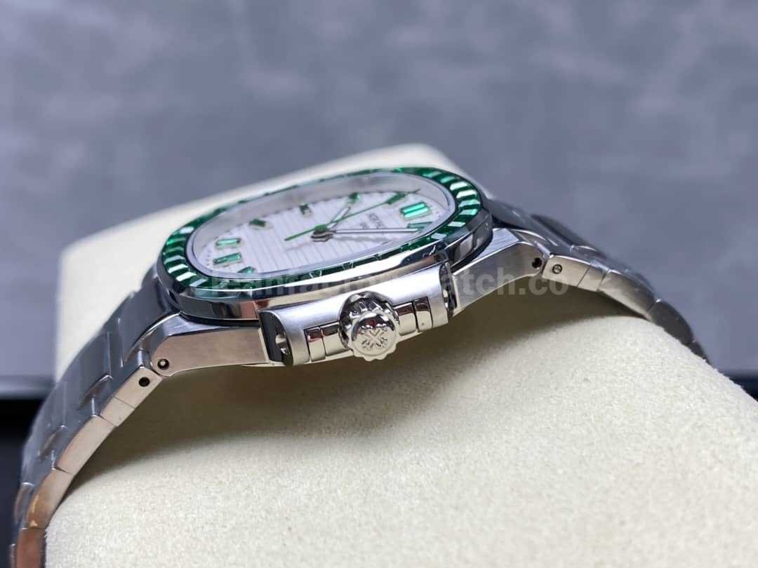 GR Factory Patek Philippe Emerald Nautilus 5711 113P 010 40.5mm Full Platinum White Dial (2)