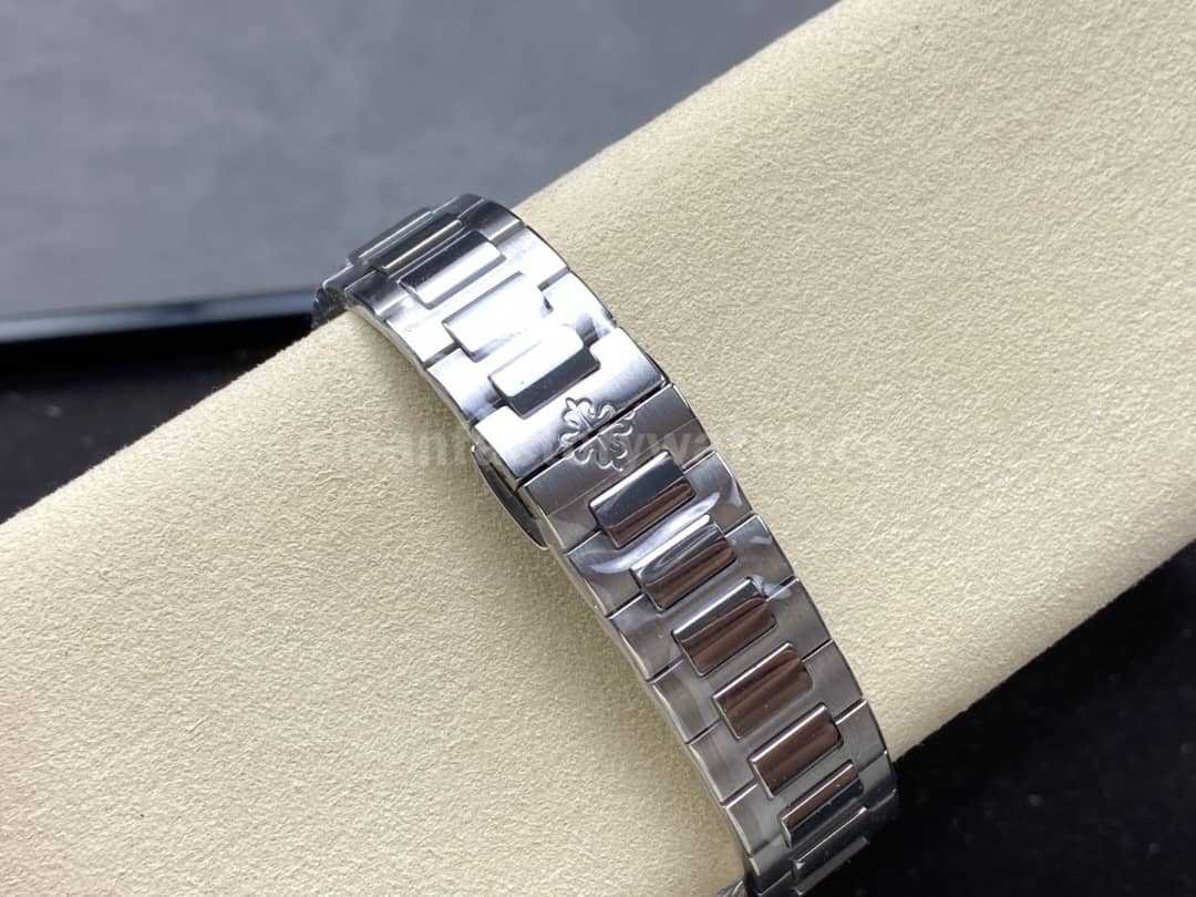 GR Factory Patek Philippe Emerald Nautilus 5711 113P 010 40.5mm Full Platinum White Dial (4)
