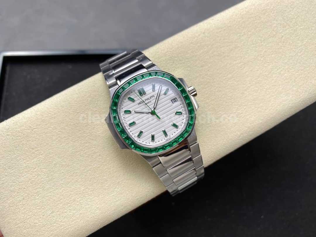 GR Factory Patek Philippe Emerald Nautilus 5711 113P 010 40.5mm Full Platinum White Dial (9)