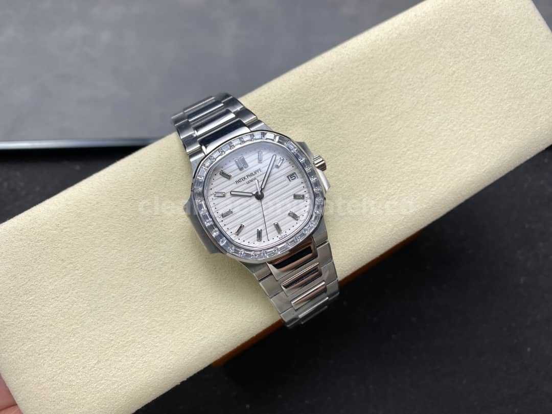 GR Factory Patek Philippe Emerald Nautilus 5711110P 010 35.2mm Full Platinum White Dial (5)