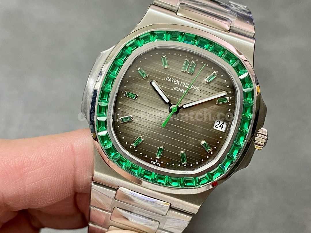 GR Factory Patek Philippe Emerald Nautilus 5711113P 001 40.5mm Full Platinum Black Dial (8)