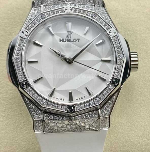 HB Factory Hublot Classic Fusion 550.NS.2200.RW.1804.ORL20 40mm Diamond Steel White Rubber Strap White Dial
