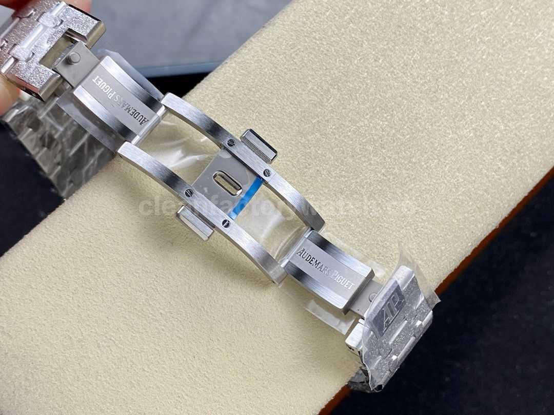 OMF Factory Frosted Audemars Piguet Royal Oak Chronograph 26240BC.GG.1224BC (10)