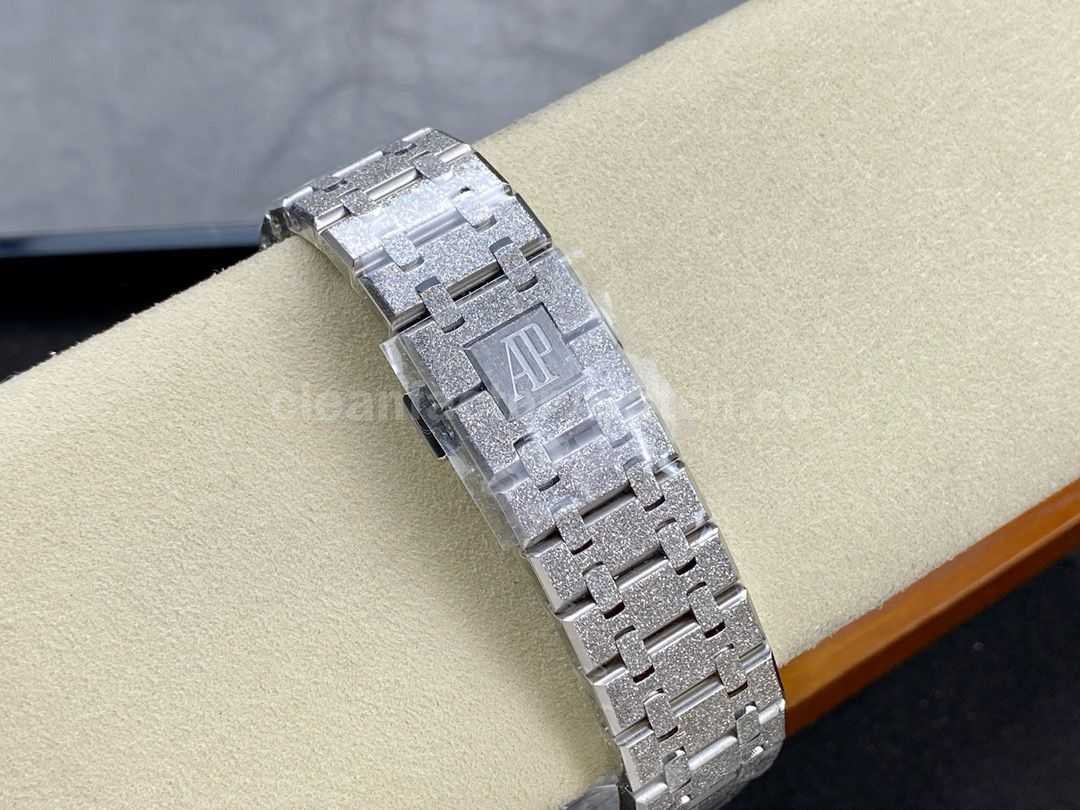 OMF Factory Frosted Audemars Piguet Royal Oak Chronograph 26240BC.GG.1224BC (5)