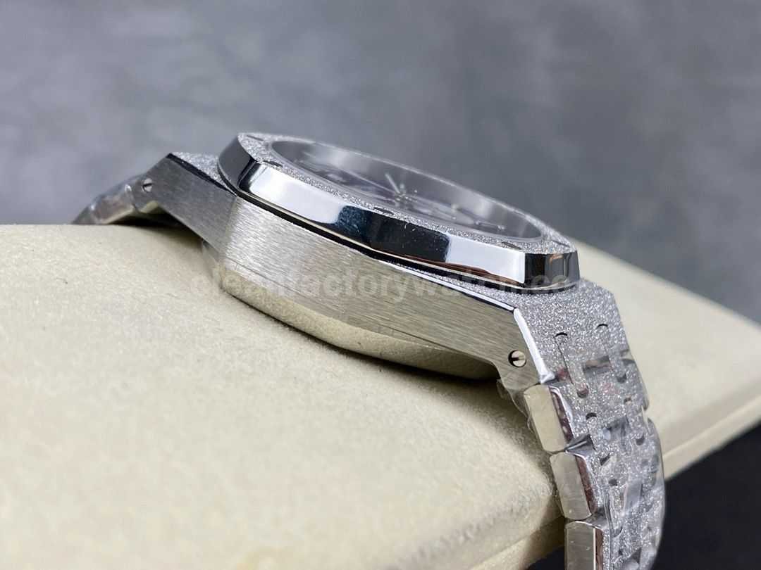 OMF Factory Frosted Audemars Piguet Royal Oak Chronograph 26240BC.GG.1224BC (6)