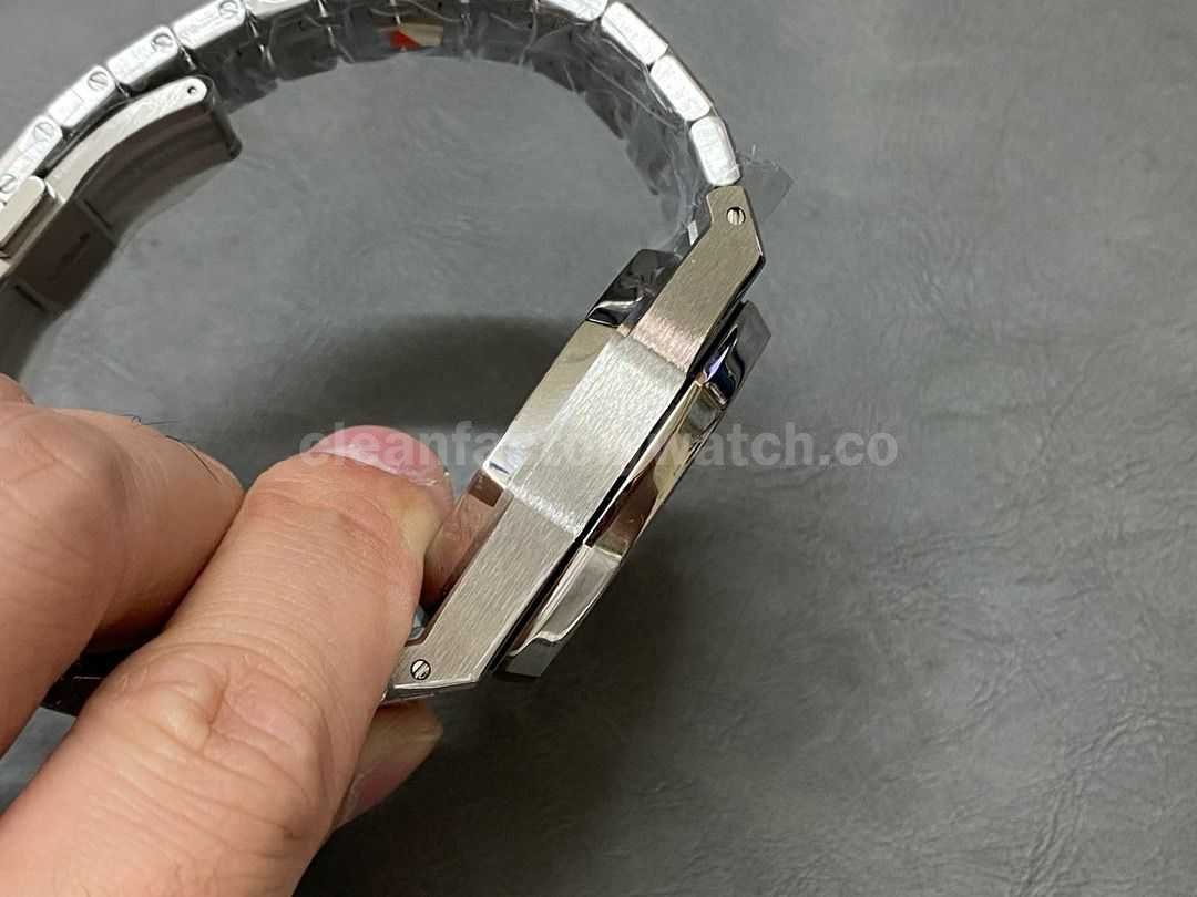 OMF Factory Frosted Audemars Piguet Royal Oak Chronograph 26240BC.GG.1324BC.02 (3)