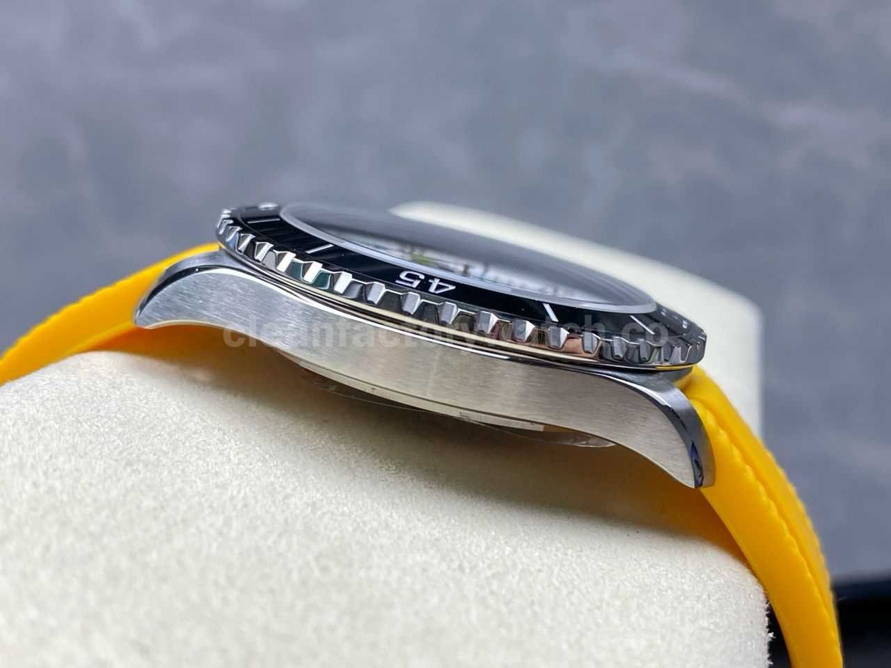 TF Factory Breitling Superocean A17375211B2S4 44mm Steel Rubber Strap Rainbow Nails Black Dial (8)