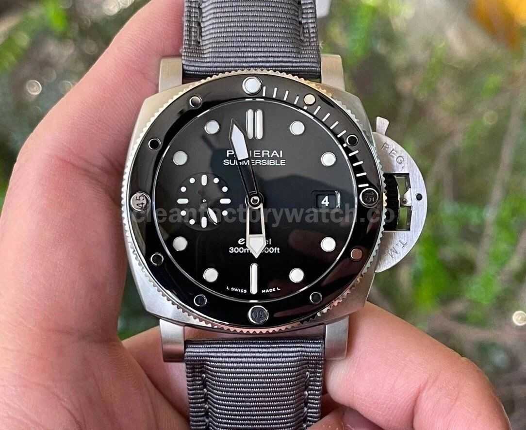VS Factory Panerai Submersible Quarantaquattro PAM 01288 44mm Steel Canvas Strap Grey Dial (3)