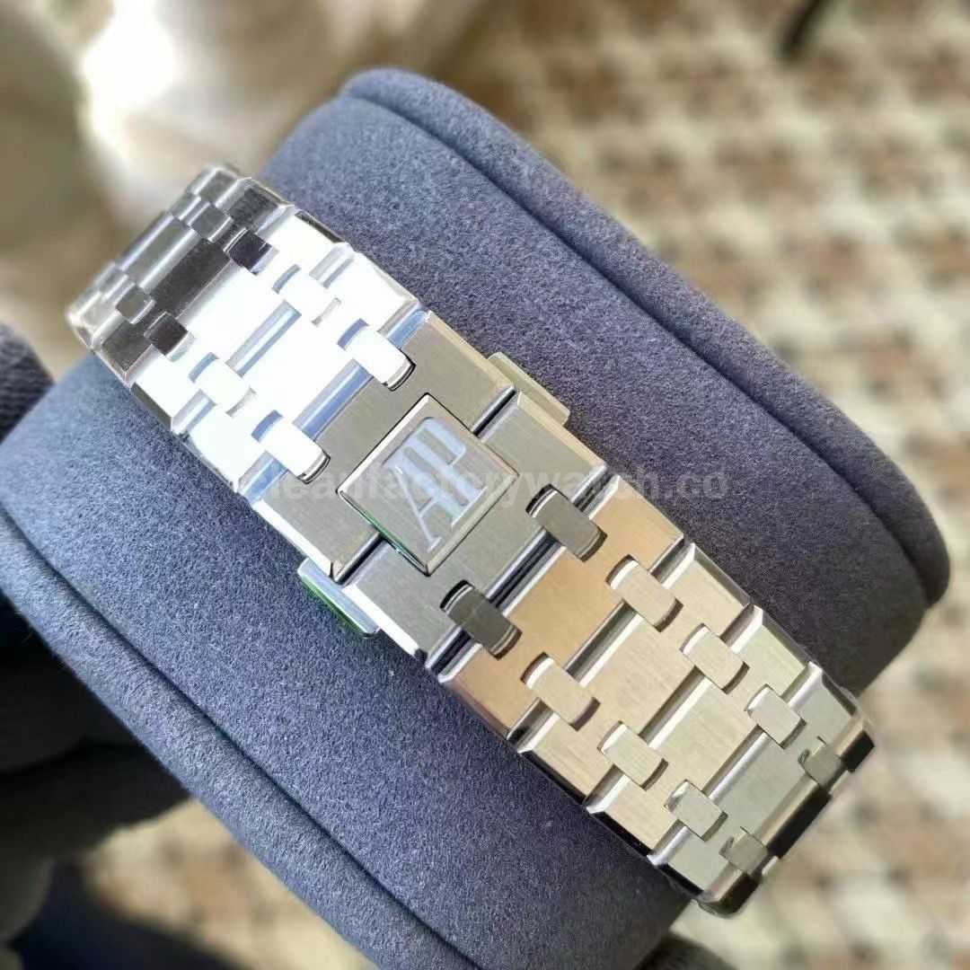 APS Factory Audemars Piguet Royal Oak Selfwinding 41mm 15400 Iron Man Special Edition Silver Dial (6)