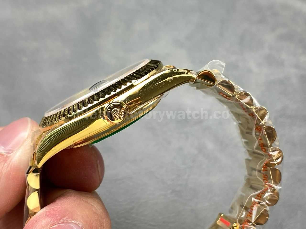 KF Factory Counterweight Rolex Day Date 228238 0061 40mm Full Yellow Gold Roman Num (4)