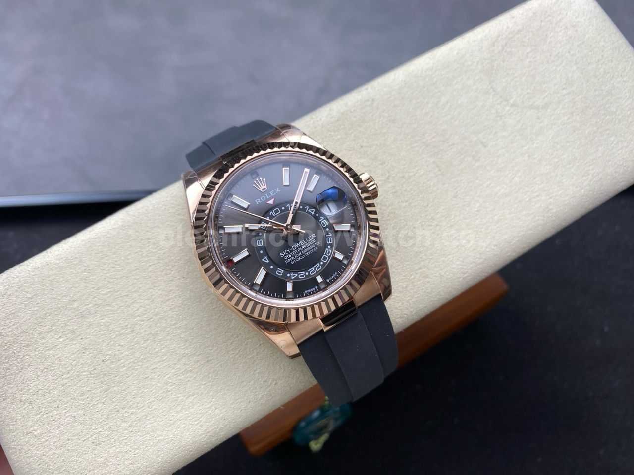 ZF Factory CounterWeight Rolex Sky Dweller 336235 0004 42mm Rose Gold Rubber Strap Grey Dial (3)