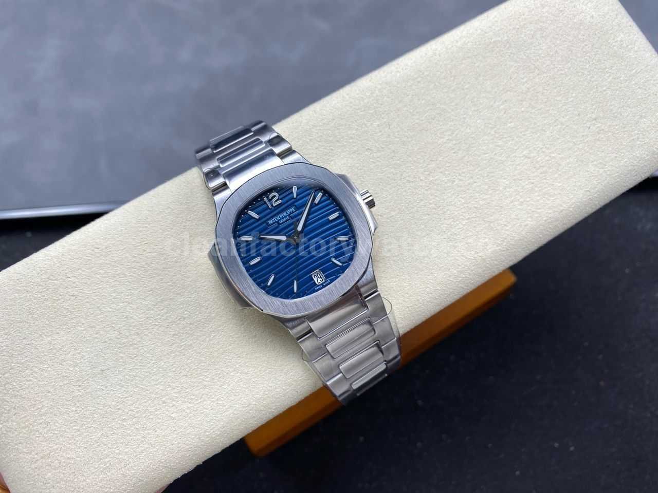 TW Factory Patek Philippe Nautilus 7118 1A 001 Blue Dial (7)