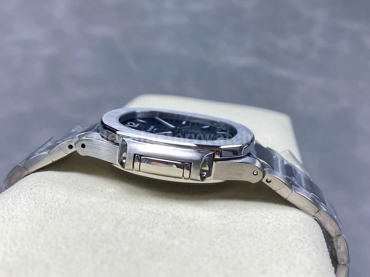 TW Factory Patek Philippe Nautilus 7118 1A 001 Blue Dial (9)