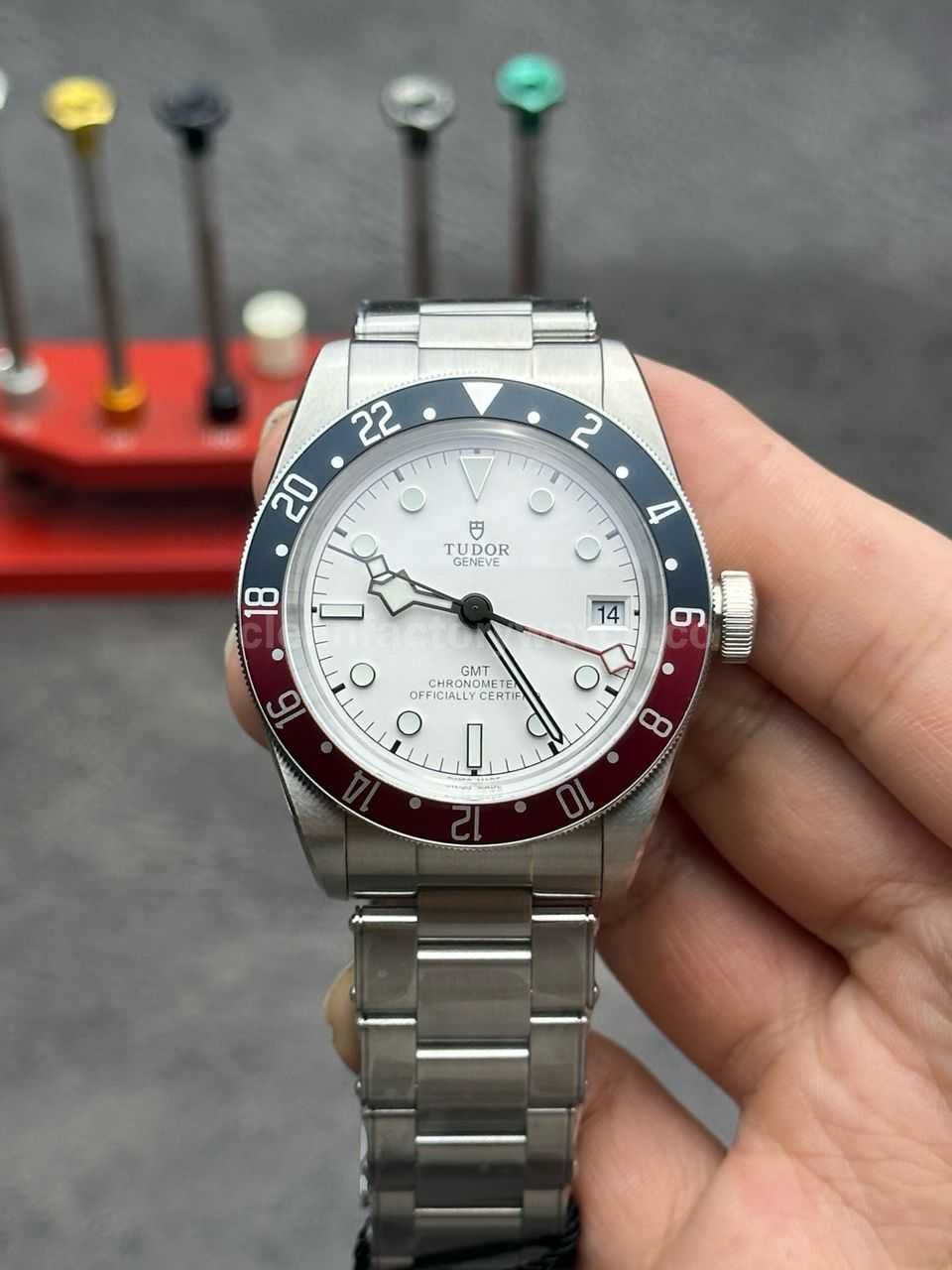 Where to buy replica watches safely in 2026 guide